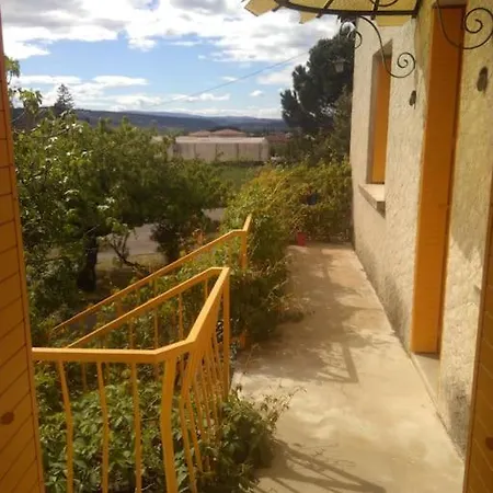 Maison Ensoleillee, Terrain Arbore, Tatil Evi Aubenas