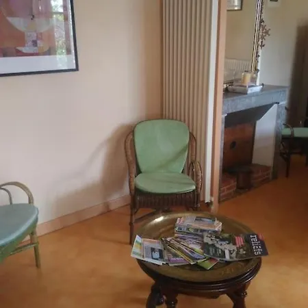 Maison Ensoleillee, Terrain Arbore, Tatil Evi Aubenas